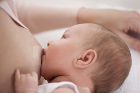 breastfeeding with nipple shields